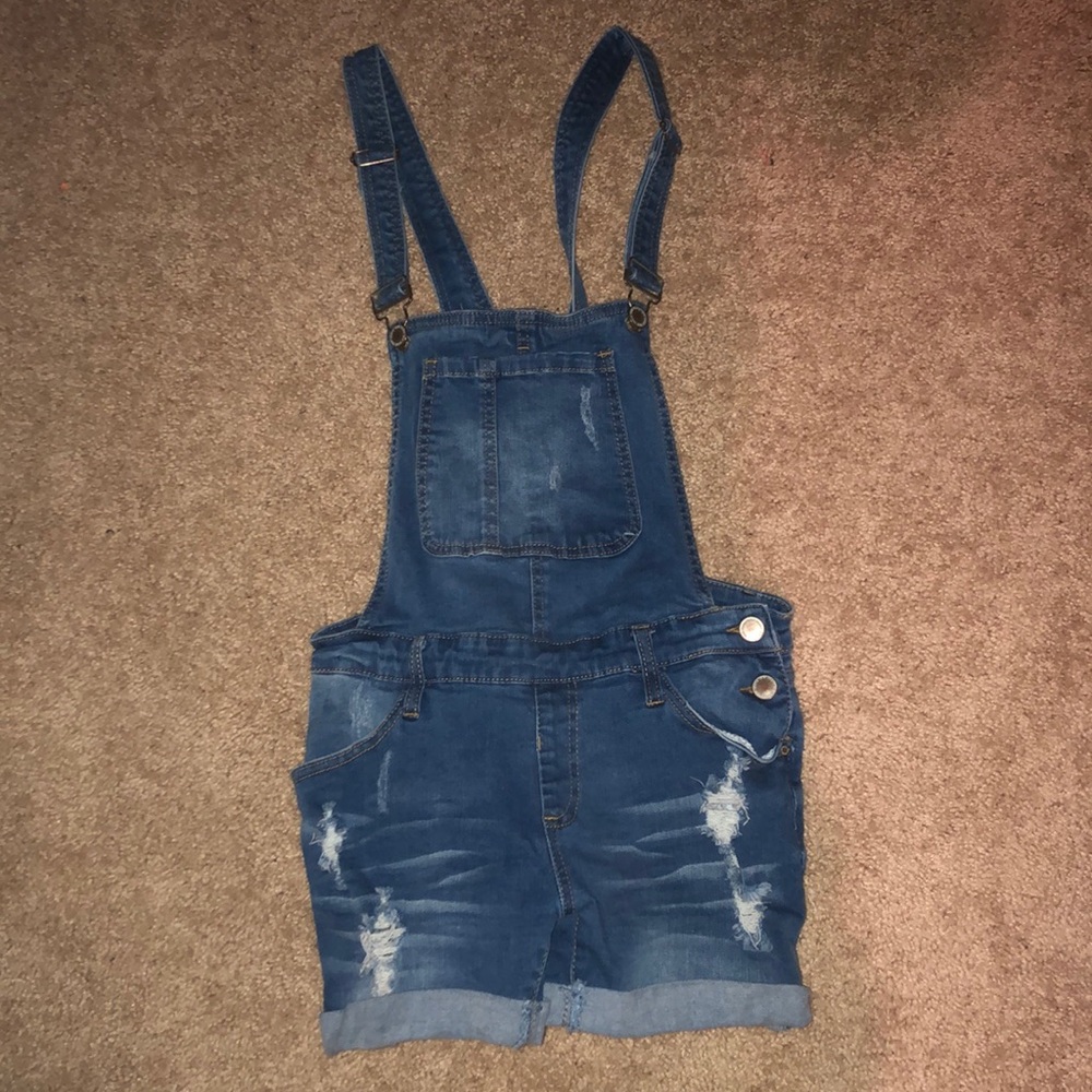 Overall shorts